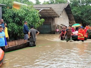 12 Kecamatan di Majalengka Diterjang Banjir dan Longsor