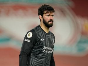 Blunder Fatal Alisson yang Bikin Liverpool Remuk di Tangan Man City