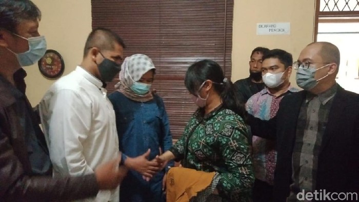 Anak gugat ayah kandung di bandung cabut hak kuasa hukum