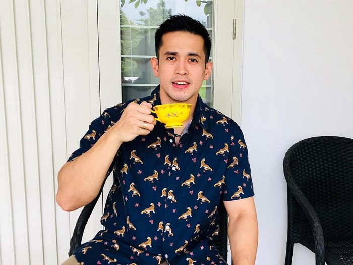 Aufar Hutapea Saat Menikmati Kopi Luwak hingga Steak Salt Bae