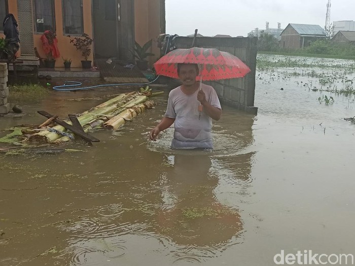Banjir di Desa Sayung, Kecamatan Sayung, Demak, Senin (8/2/2021).