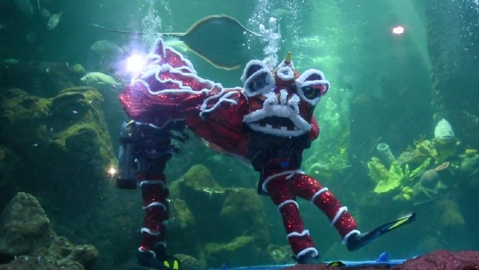 Atraksi Barongsai di Ancol saat Imlek, 12-14 Februari 2021.