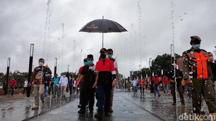 Bupati Majalengka Karna Sobahi resmikan ruang publik.