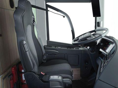 Bus tingkat New Volvo 9700 DD