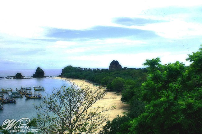 2 Pantai Menakjubkan di Jember