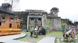 Ada Dunia yang Hilang di Kaki Gunung Merapi
