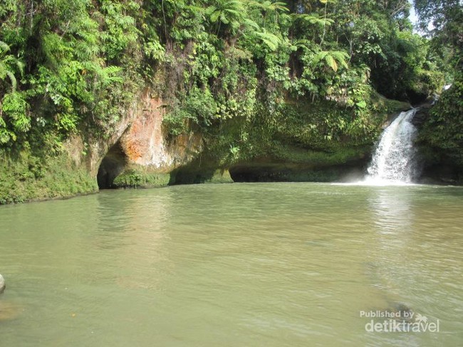 Air Terjun & Pantai Tanpa Laut di Sumatera Utara