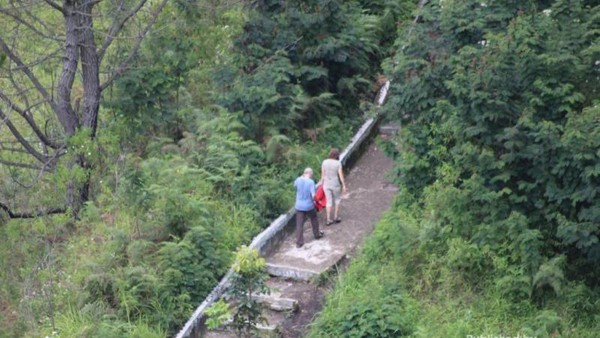 Air Terjun Berbentuk Pisau di Sumatera Utara