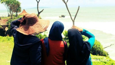 Akhir Pekan di Ciamis, Jangan Lupa ke Pantai Batu Hiu