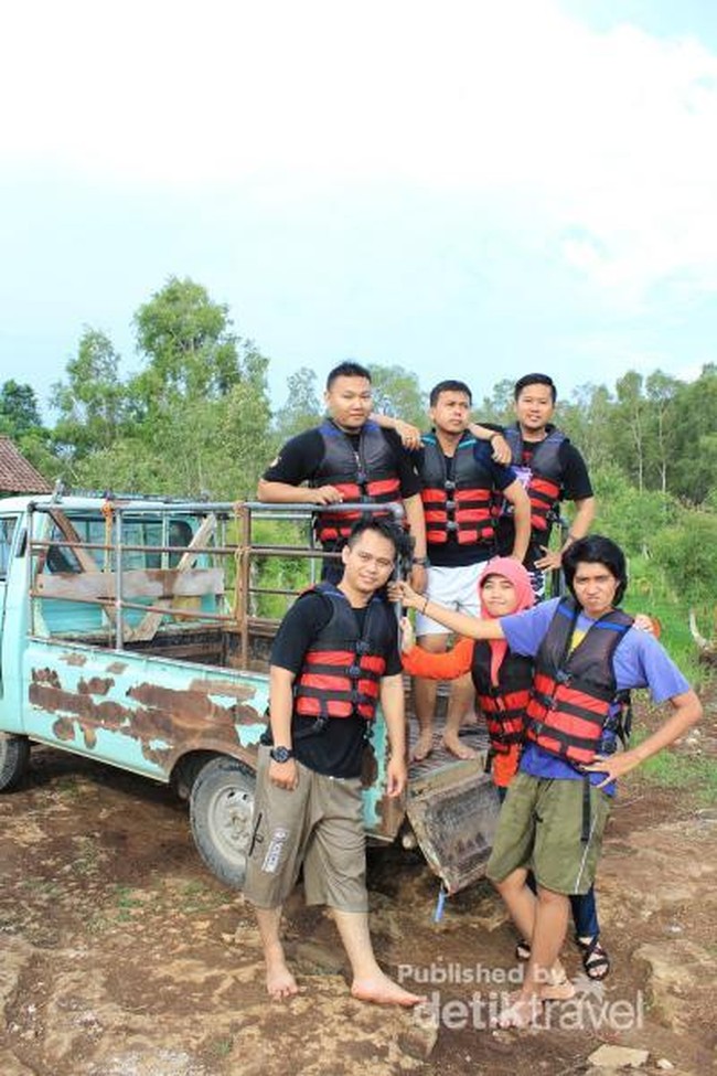 Akhir Pekan Seru, River Tubing Dulu di Sungai Oyo