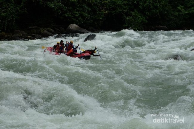 Arung Jeram Seru di Sumatera Utara