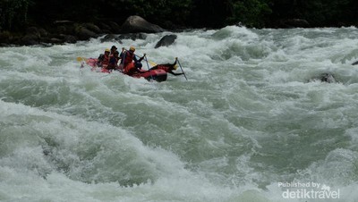 Arung Jeram Seru di Sumatera Utara