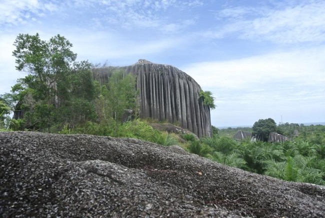Bangka Punya Batu Berbentuk Belimbing