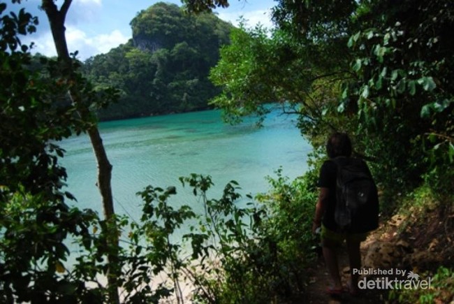 Basah-basahan di Pulau Sempu, Segar!