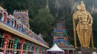 Tampak depan arah menuju gua