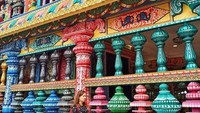 Kuil Dekat Patung Dewa Murugan