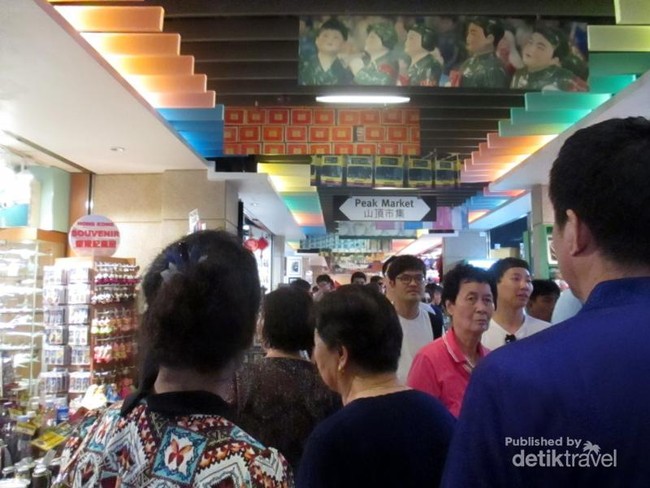 Belanja Puas di Hong Kong, Wajib ke Peak Market