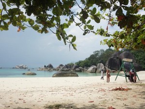 Belitung, Tempat Liburan yang Terjangkau