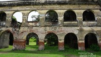 Dinding benteng Bendem, Saya berpikir ini seperti colosseum di Italia