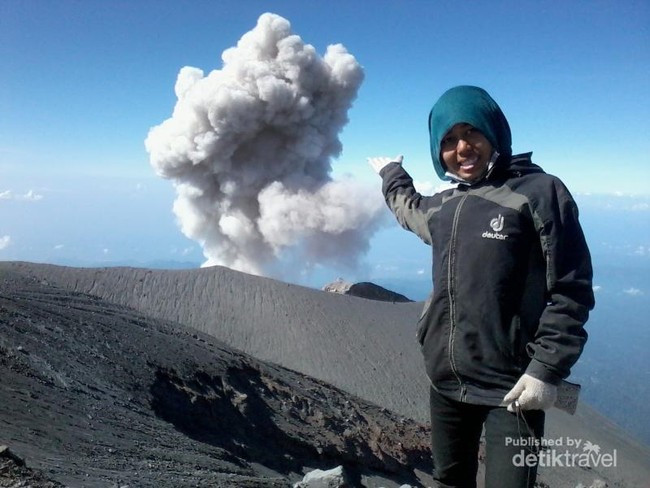Berdua Denganmu di Mahameru