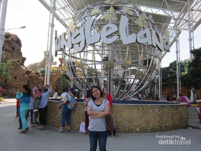 Bertemu T-Rex di Jungleland, Sentul