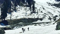 Kecantikan Sonamarg Thajiwas Glacier yang hits sebagai lokasi shooting film-film Bollywood .