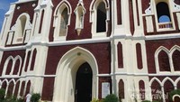 Gereja St Augustine / Gereja Bantay dengan aristektur bergaya Spanyol merupakan salah satu gereja  yang tertua di Ilocos.