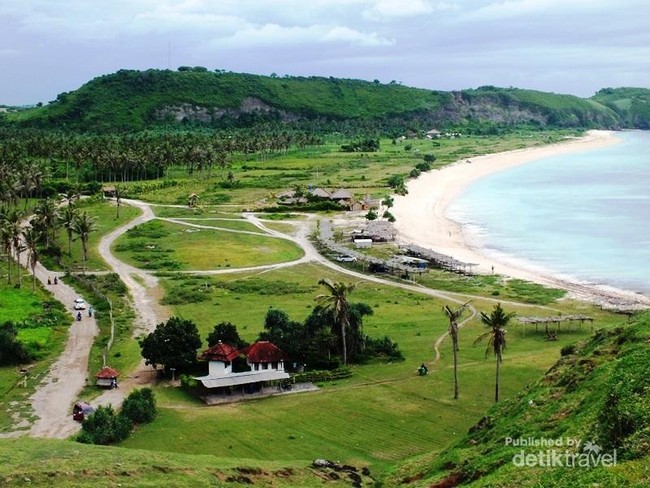 Bukan Tanjung Aan, Ini Pantai Seger di Lombok