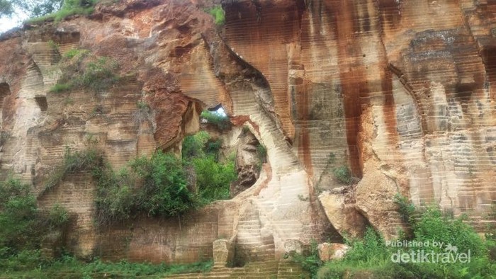 Bukit Arosbaya, Spot Foto Unik di Madura