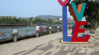 Cantiknya Love River di Kaohsiung