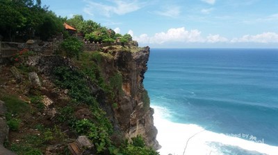Cantiknya Pemandangan Samudra Hindia Dari Pura Uluwatu