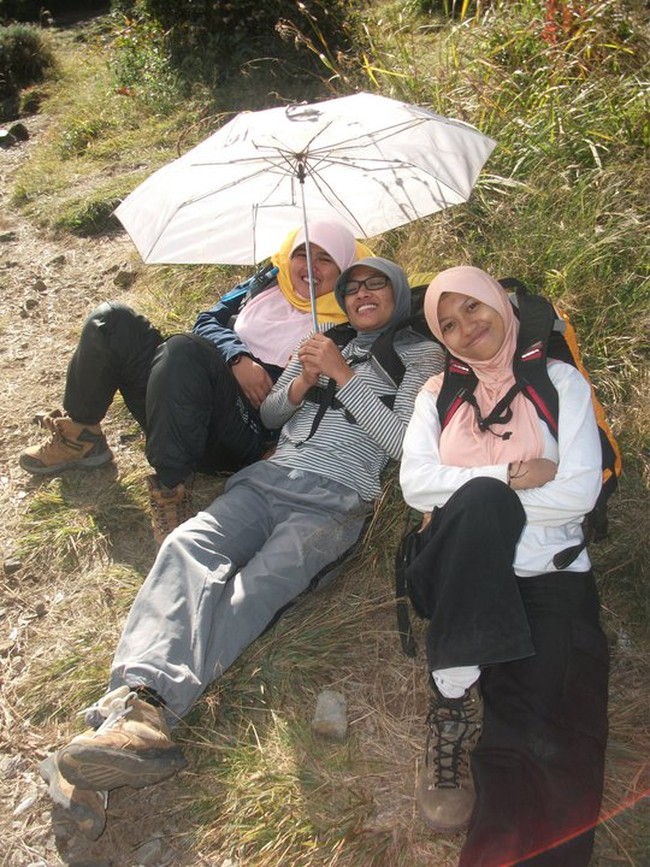 Cara Mensyukuri Alam: Mendaki Gunung Gede