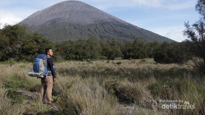 Cukup Pandangi Indahnya Semeru dari Sini