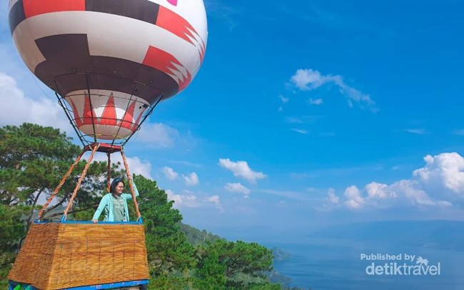 Danau Toba dari Titik Ini Terlihat Begitu Epik