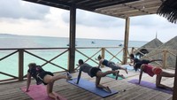 Yoga Di Atas Laut