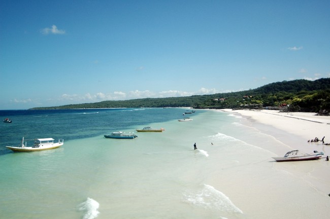 Exotisme Pantai  Bira