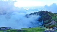 Desa ini  dipenuhi oleh kabut hampir setiap harinya.