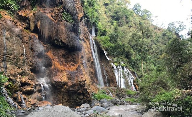 Foto: Air Terjun di Lumajang yang Begitu Indah