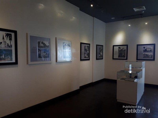 Selain koleksi yang berkaitan dengan Hotel Grand Preanger, museum ini juga terdapat satu ruangan yang memamerkan karya-karya C. P. Wolff Schoemaker. Selain koleksi yang berkaitan dengan Hotel Grand Preanger, museum ini juga terdapat satu ruangan yang memamerkan karya-karya C. P. Wolff Schoemaker.