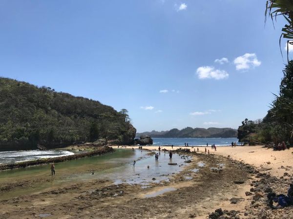 Foto: Beginilah Pantai-pantai yang Cantik di Malang