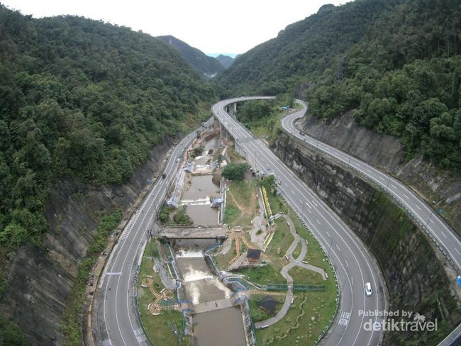 Foto: Kelok Sembilan, Jalan Kebanggaan Warga Sumatera Barat