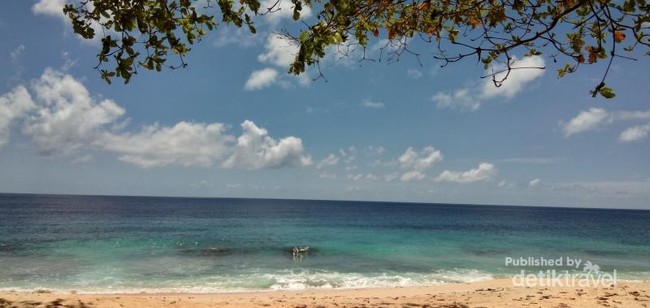 Foto: Minahasa Punya Pantai Secantik Ini