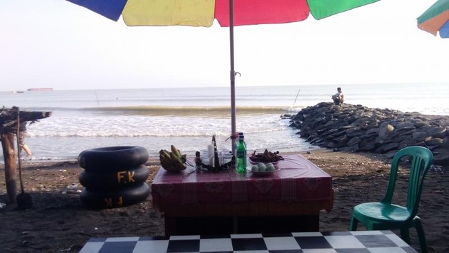 Foto: Pantai Paling Asyik Buat Santai di Pantura