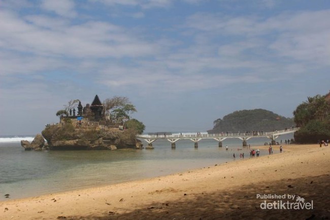 Foto: Pantai-pantai yang Cantik di Malang
