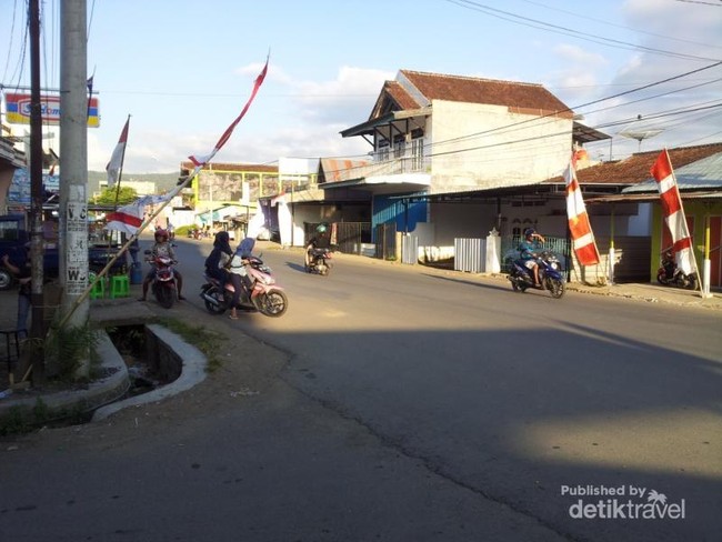 Gimana Rasanya ya, Kulineran Ayam Taliwang di Kota Asalnya