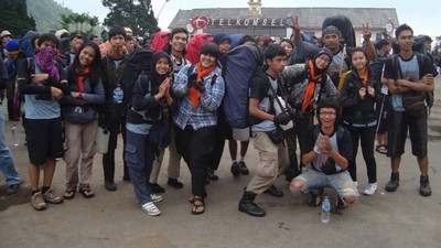 Gunung Slamet yang Mempertemukan Kami