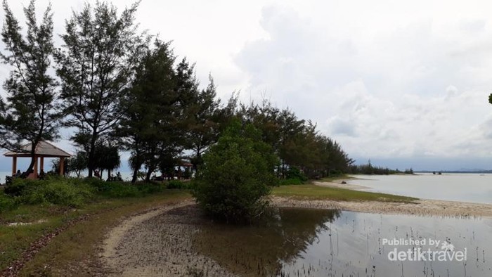 Gusung, Si Pantai Cantik di Bangka Tengah