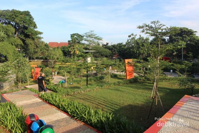Habis Nyoblos, Segarkan Pikiran di Taman-taman Cantik di Depok