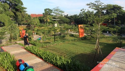 Habis Nyoblos, Segarkan Pikiran di Taman-taman Cantik di Depok