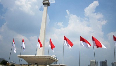 Hari Minggu, Enaknya Tamasya ke Monas